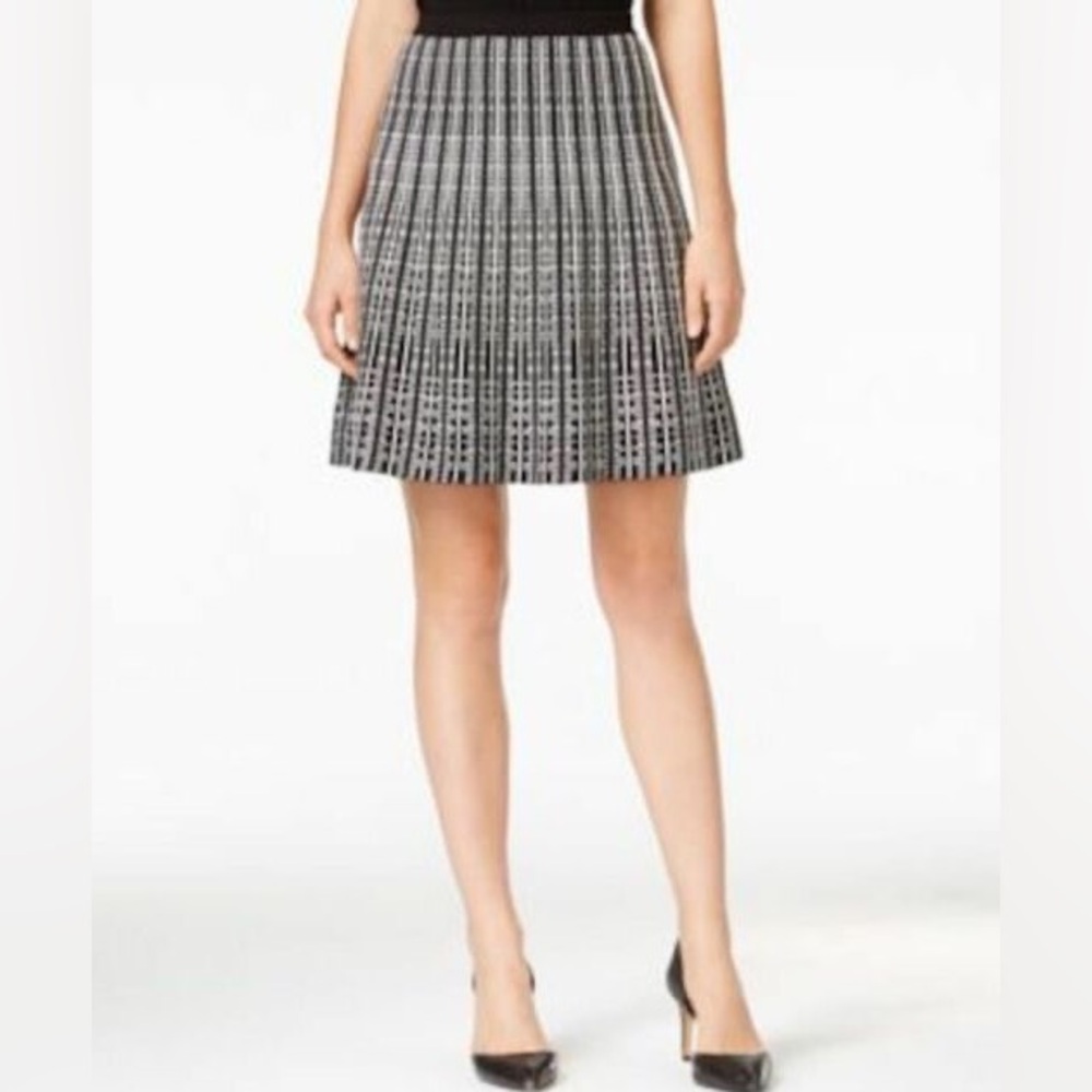 Anne Klein Skirt, SZ S the fabric is gorgeous!